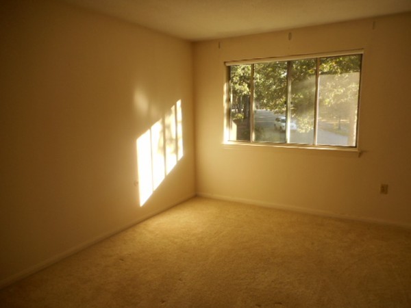 1 Beal's Cove Road, Unit B Hingham, MA 02043 - Photo 7 of 12 Gallery Image 7