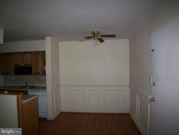 5905 Kingsford Road, Unit 393 Springfield, VA 22152 - Photo 2 of 8 Dining