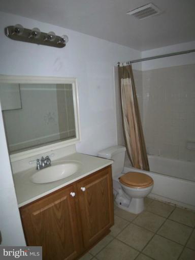 5905 Kingsford Road, Unit 393 Springfield, VA 22152 - Photo 4 of 8 Bath