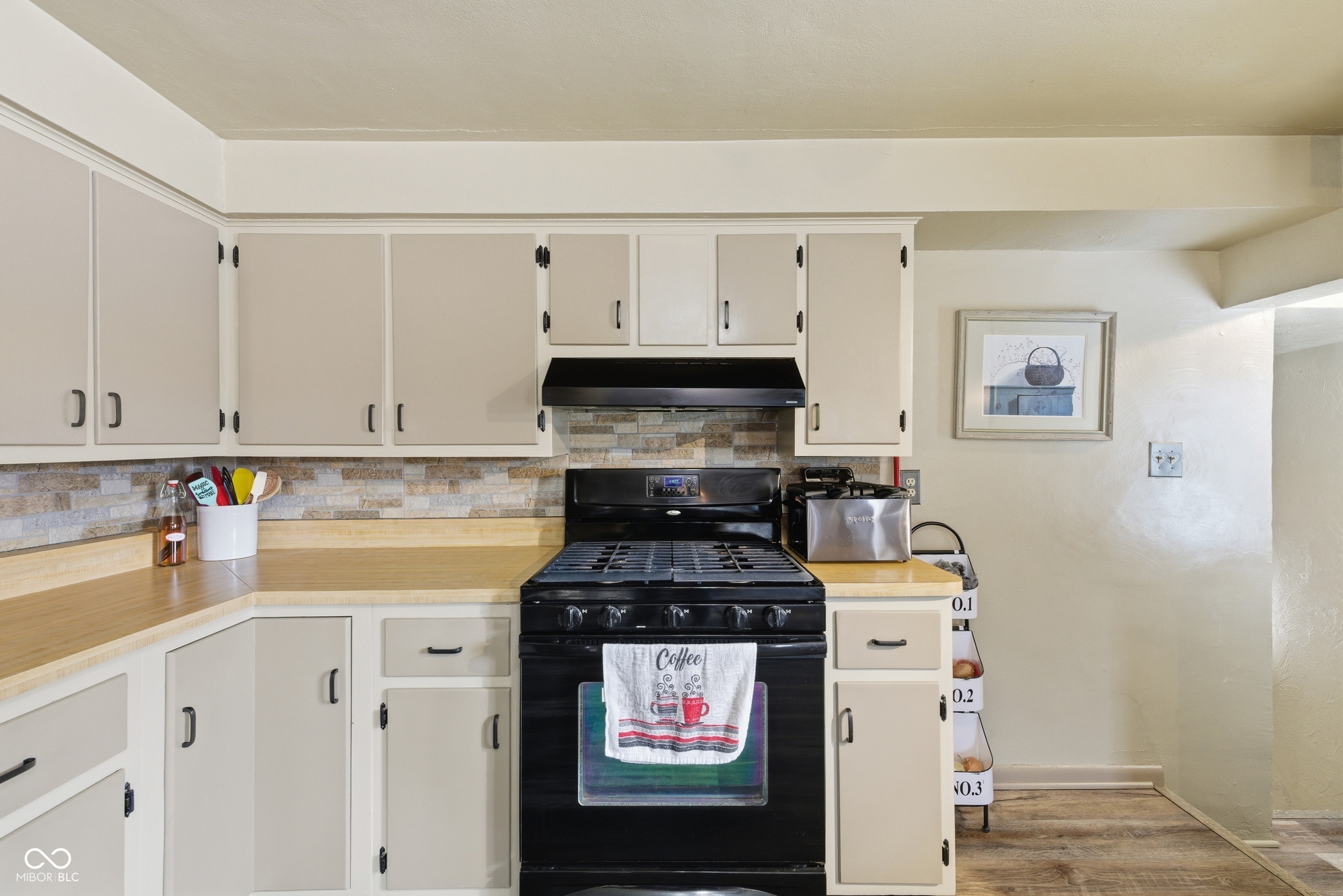 247 East Plum Street Anderson, IN 46012 - Photo 11 of 29