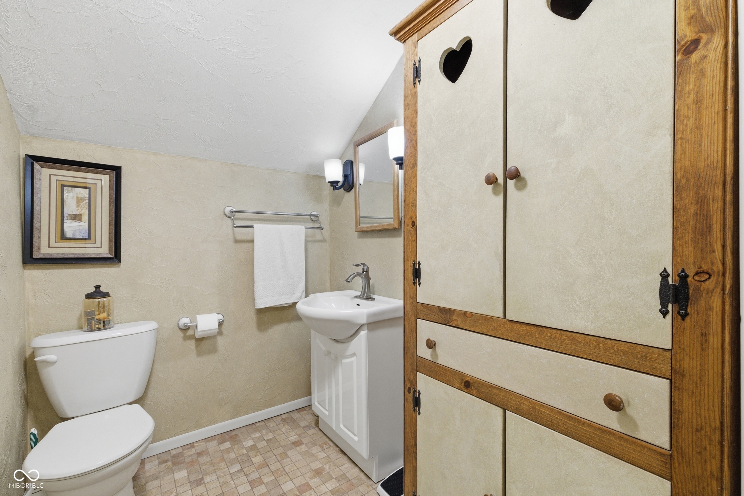 247 East Plum Street Anderson, IN 46012 - Photo 17 of 29