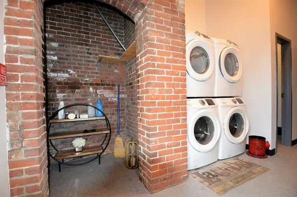 $2,850 | 444 Western Avenue, Unit 3, Boston, MA 02135