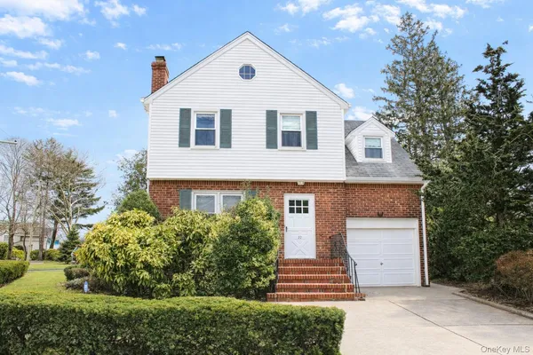 $1,199,000 | 22 Hathaway Drive, Garden City, NY 11530