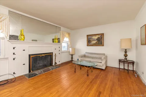 $1,299,000 | 22 Hathaway Drive, Garden City, NY 11530