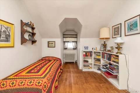 $1,299,000 | 22 Hathaway Drive, Garden City, NY 11530