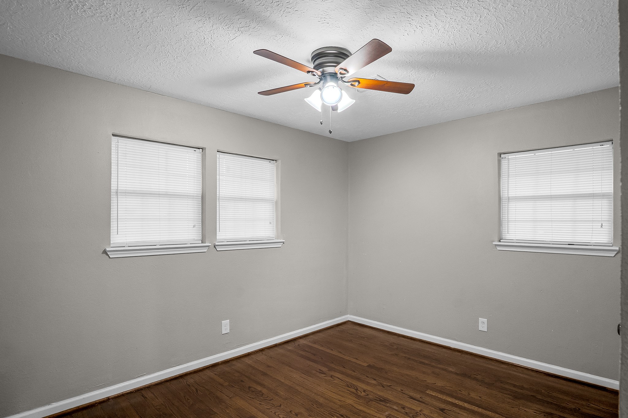 2516 Blueberry Lane Pasadena, TX 77502 - Photo 15 of 19 Bedroom 4