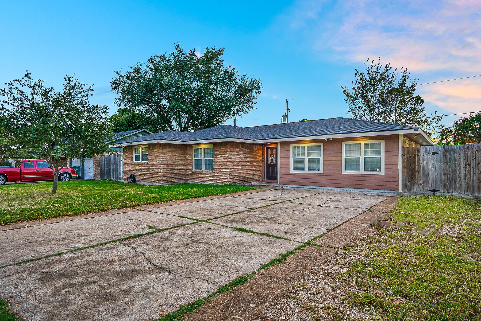 2516 Blueberry Lane Pasadena, TX 77502 - Photo 2 of 19 Extended Driveway
