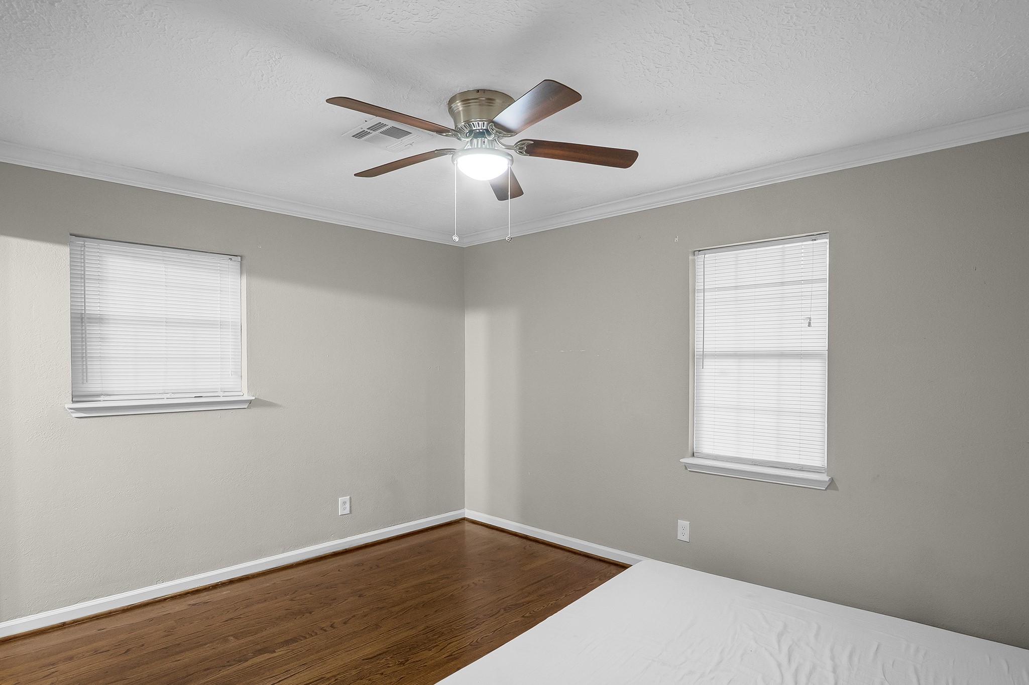 2516 Blueberry Lane Pasadena, TX 77502 - Photo 10 of 19 Bedroom 1