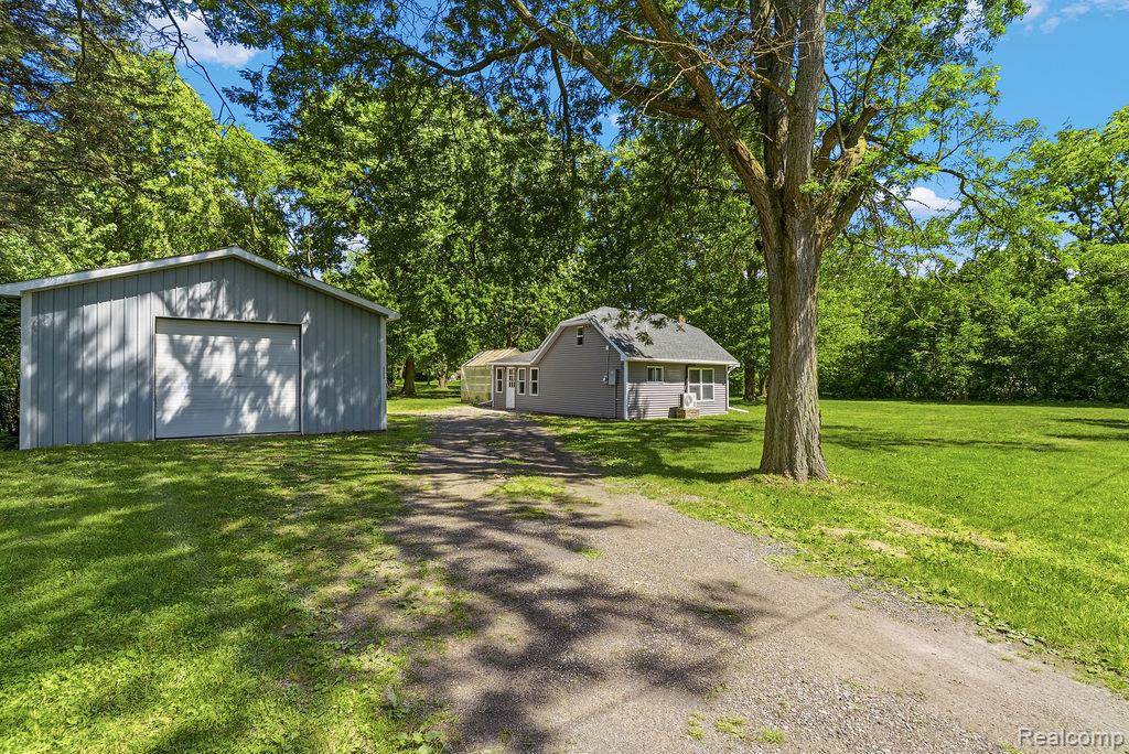 6256 Turner Road Flushing, MI 48433 - Photo 2 of 41