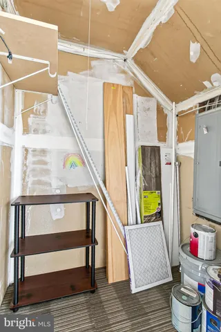 a view of a house with garden and yard