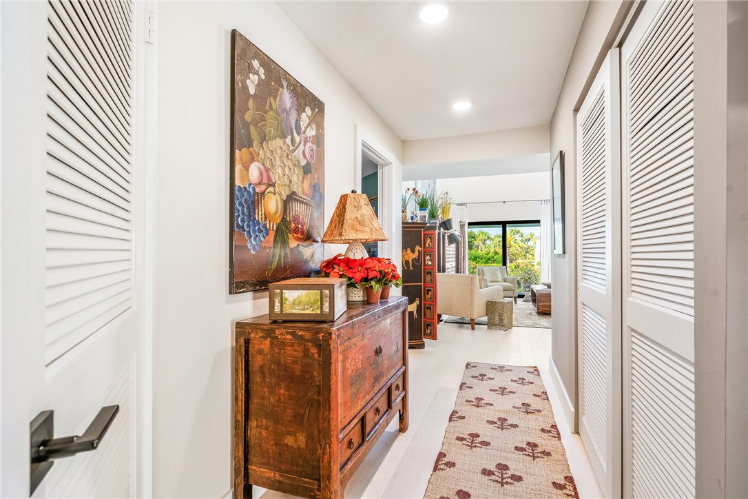 1155 Reef Road, Unit D2 Vero Beach, FL 32963 - Photo 4 of 33 Gallery Image 4