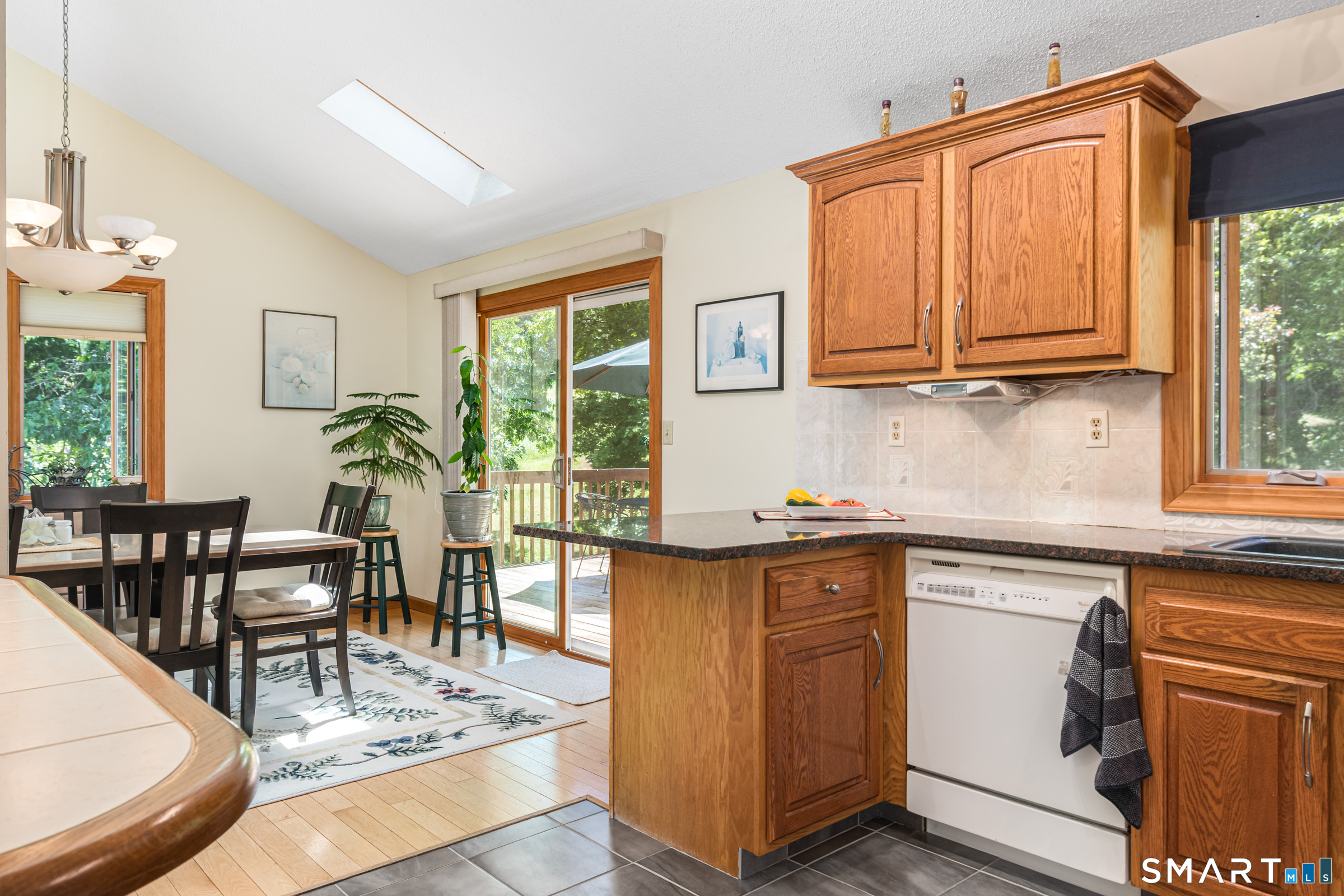 315 East Ridge Road Middletown, CT 06457 - Photo 10 of 39