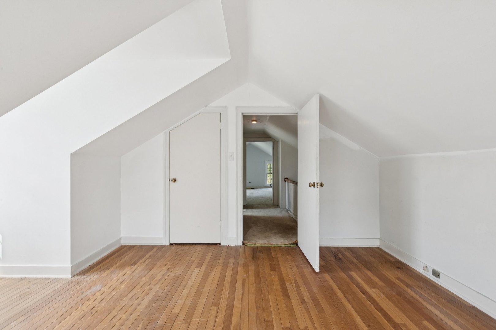 60 Ridge Road Barrington Hills, IL 60010 - Photo 47 of 70 a view of a room with wooden floor and a bathroom