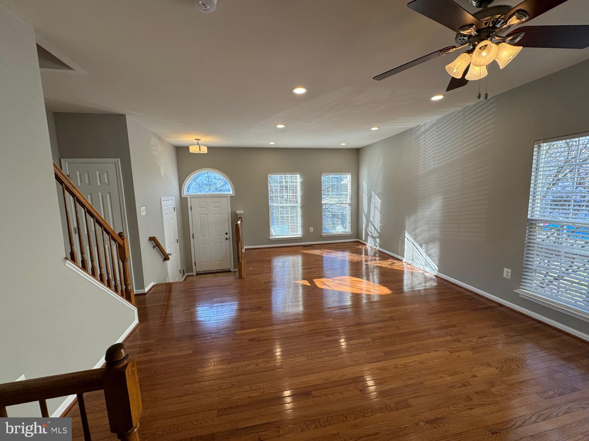 14190 Hunters Run Way Gainesville, VA 20155 - Photo 3 of 34