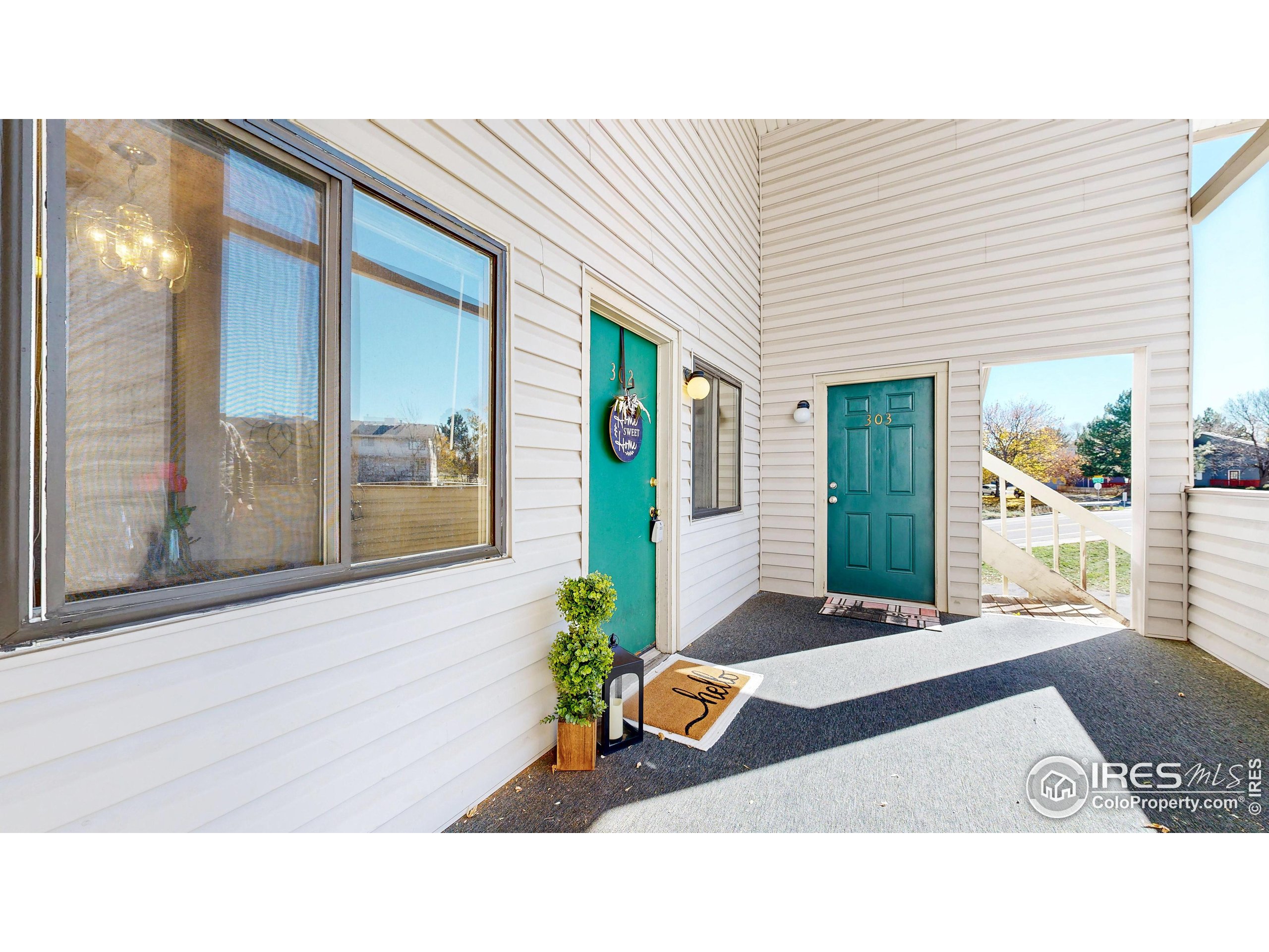 1705 Heatheridge Road, Unit G302 Fort Collins, CO 80526 - Photo 17 of 36 a black and white photo of a living room