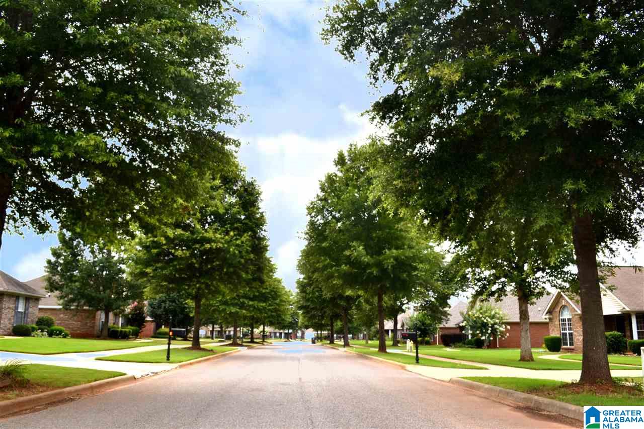 130 Horseshoe Circle Alabaster, AL 35007 - Photo 2 of 34