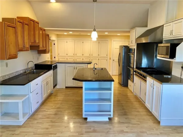 $3,700 | 16 Clearview Avenue, Unit D, Portsmouth, RI 02871