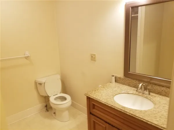 $3,700 | 16 Clearview Avenue, Unit D, Portsmouth, RI 02871