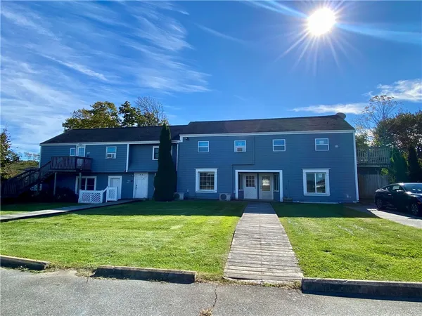 $3,700 | 16 Clearview Avenue, Unit D, Portsmouth, RI 02871