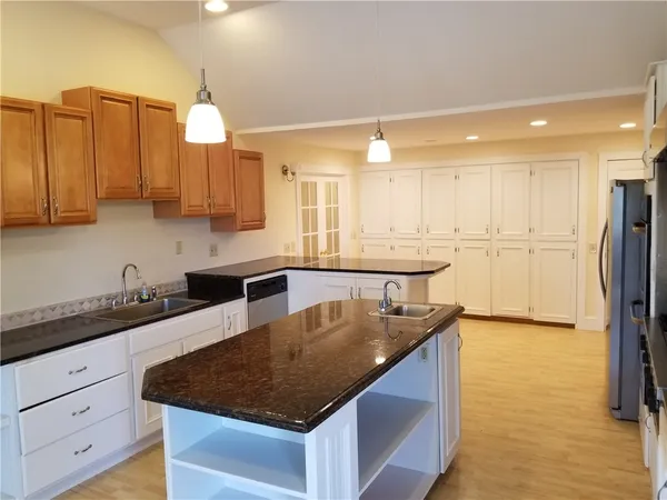 $3,700 | 16 Clearview Avenue, Unit D, Portsmouth, RI 02871