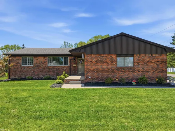 $375,000 | 45553 Klingkammer Street, Utica, MI 48317