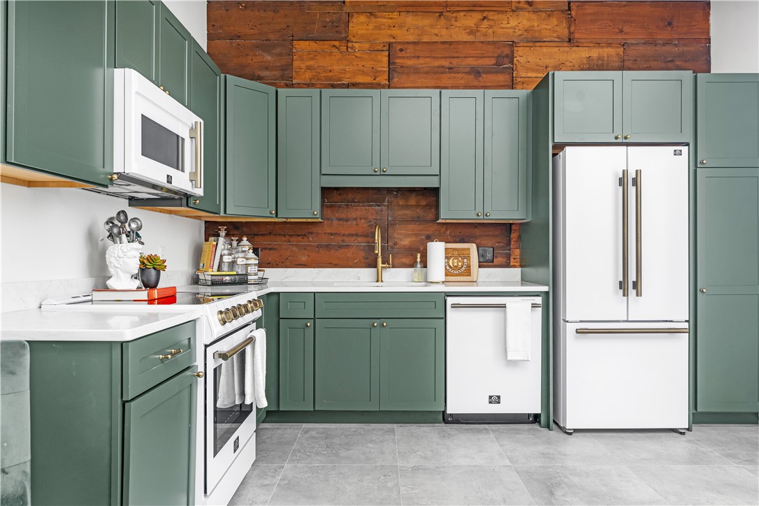 905 North Main Street, Unit 103 Providence, RI 02906 - Photo 10 of 28 Gallery Image 10