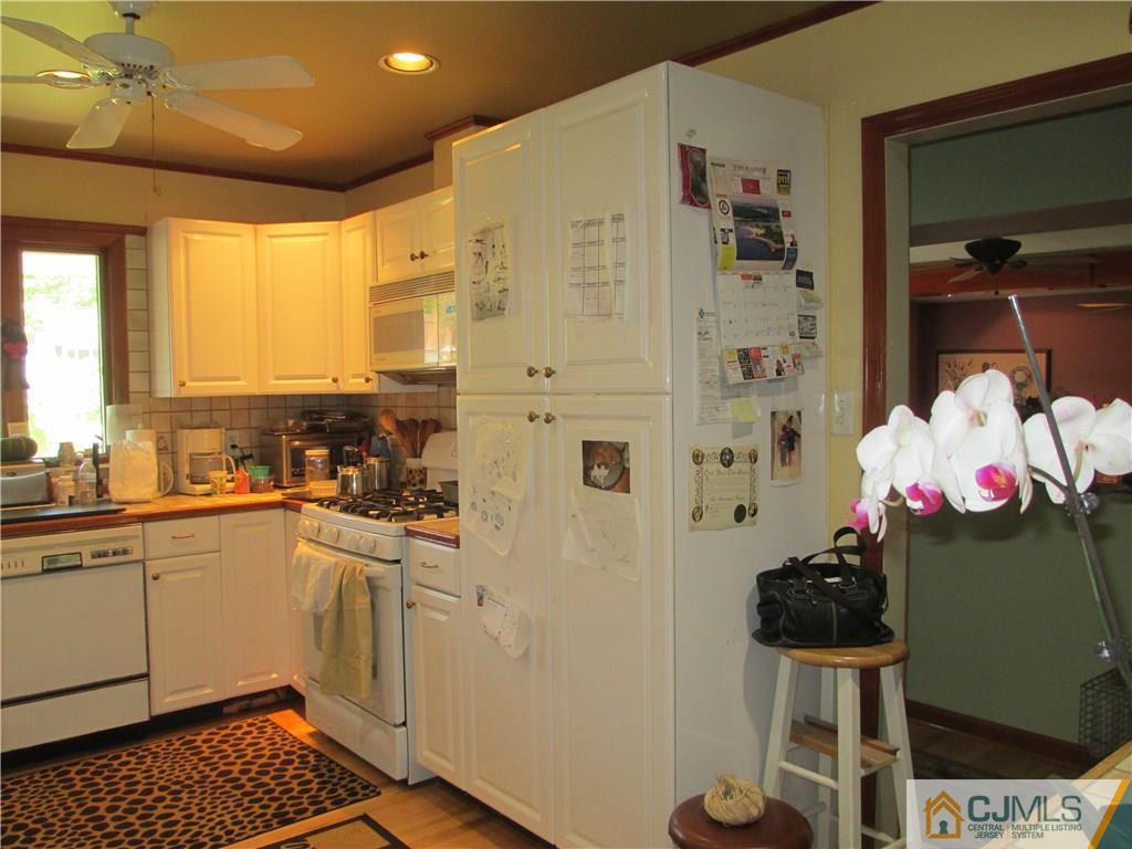 91 Harding Avenue Edison, NJ 08820 - Photo 6 of 18 Gallery Image 6