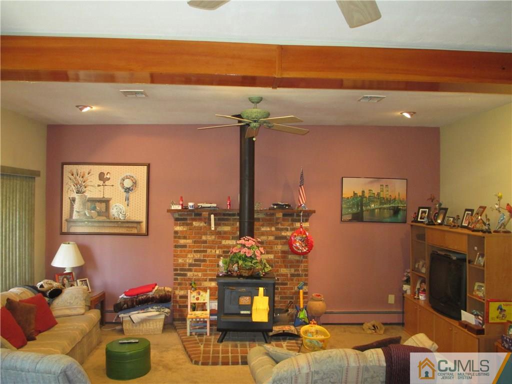 91 Harding Avenue Edison, NJ 08820 - Photo 9 of 18 Gallery Image 9