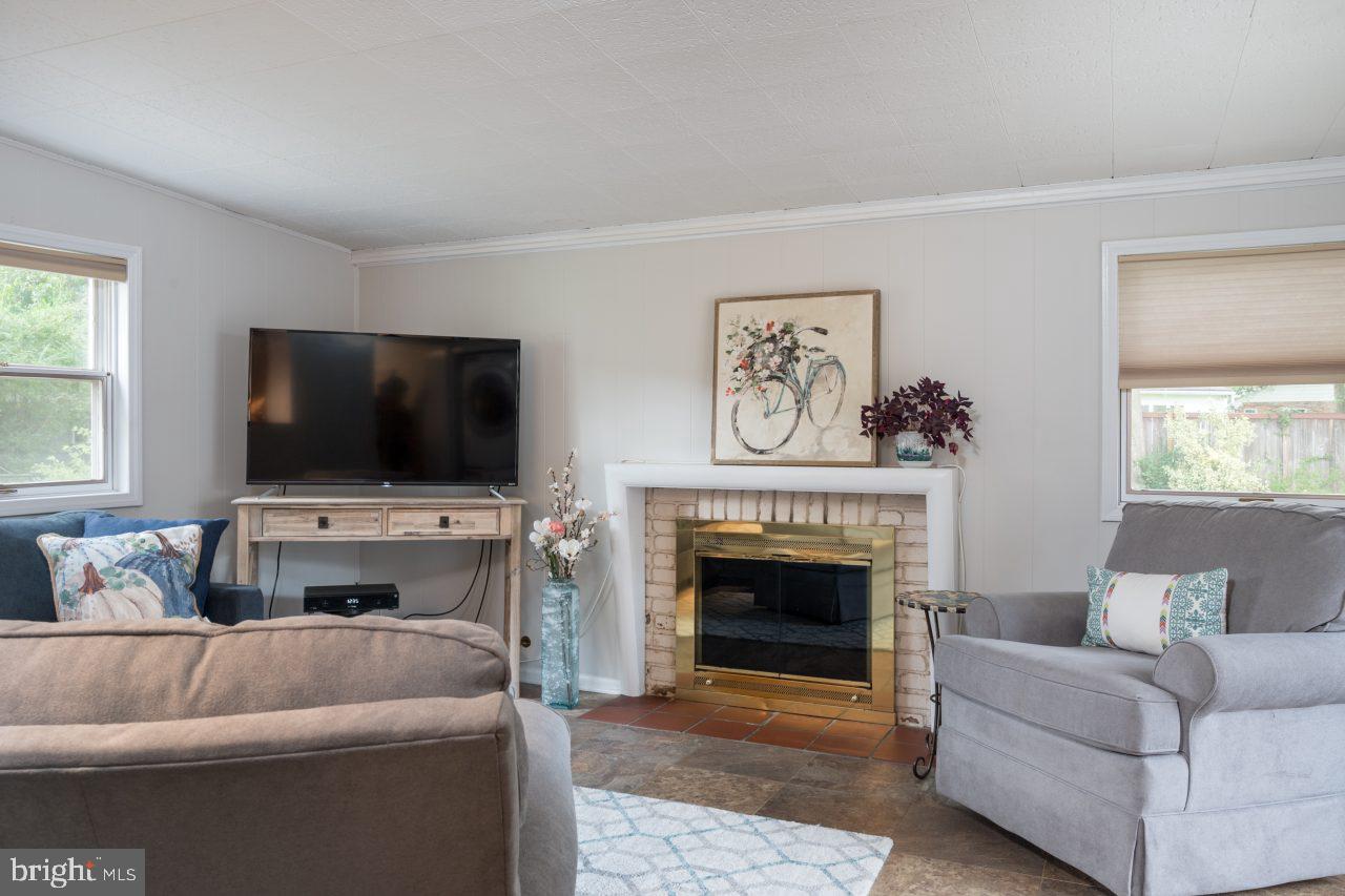 8007 Jackson Road Alexandria, VA 22308 - Photo 16 of 49 Family room addition with gas fireplace - so cozy!