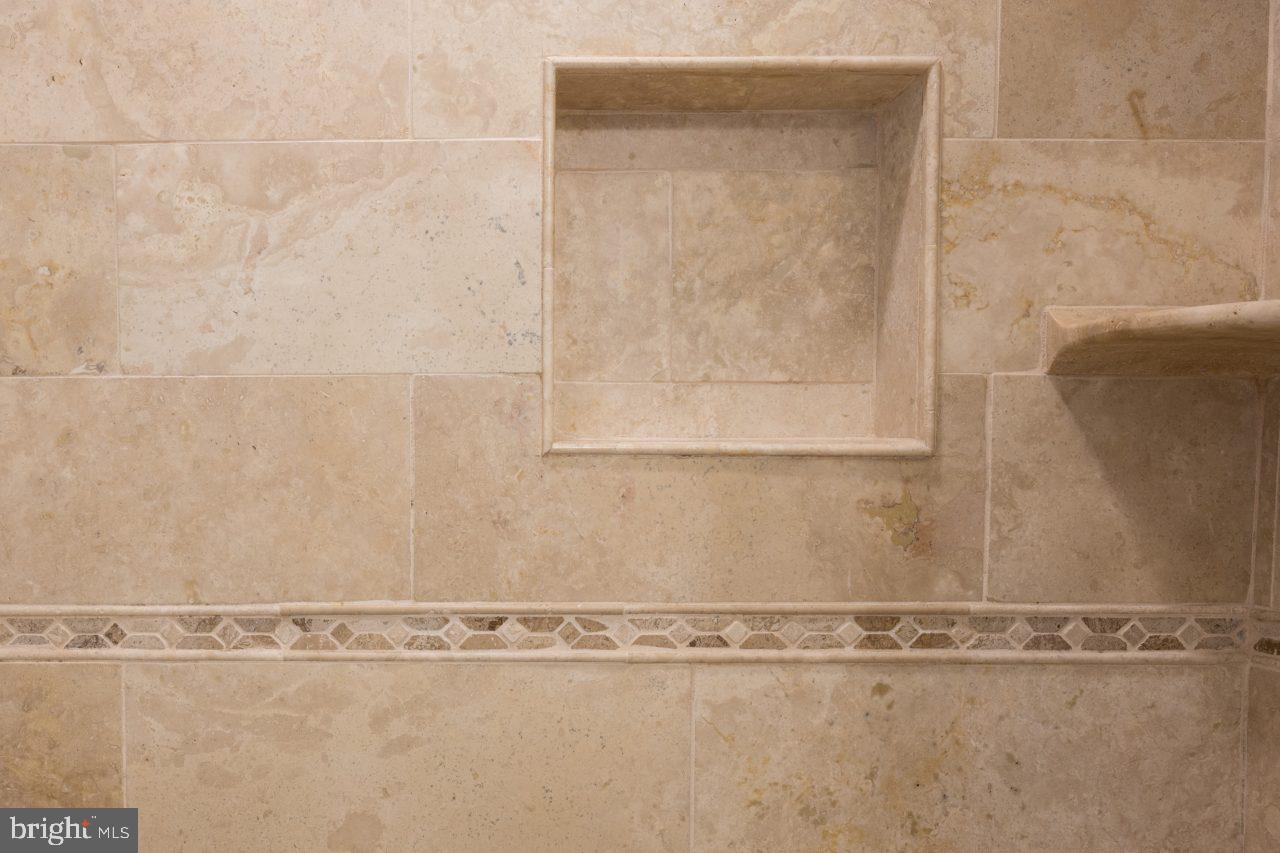8007 Jackson Road Alexandria, VA 22308 - Photo 21 of 49 Two "niches" in the tub/shower