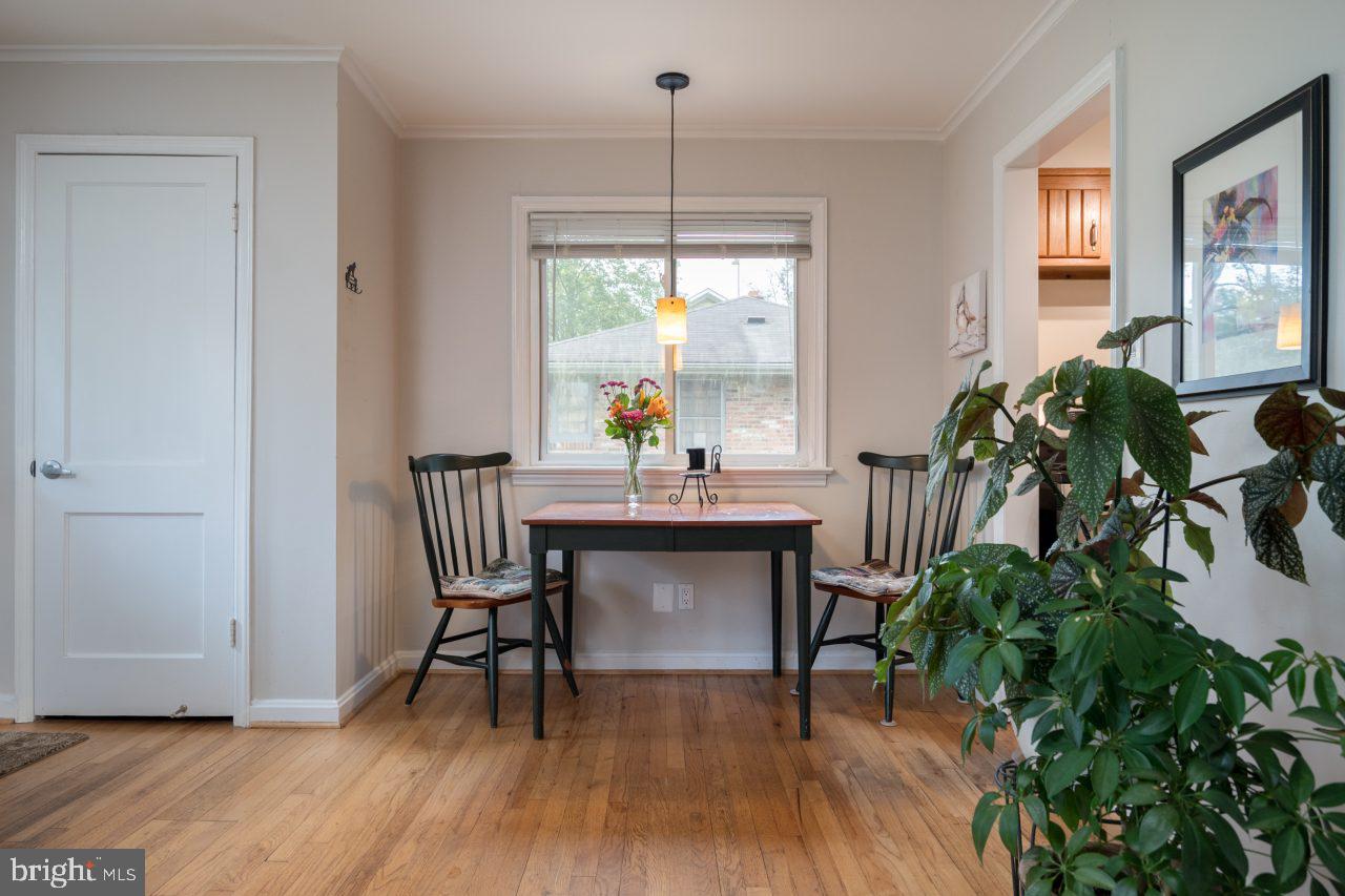 8007 Jackson Road Alexandria, VA 22308 - Photo 10 of 49 Dining room adjoins the living room
