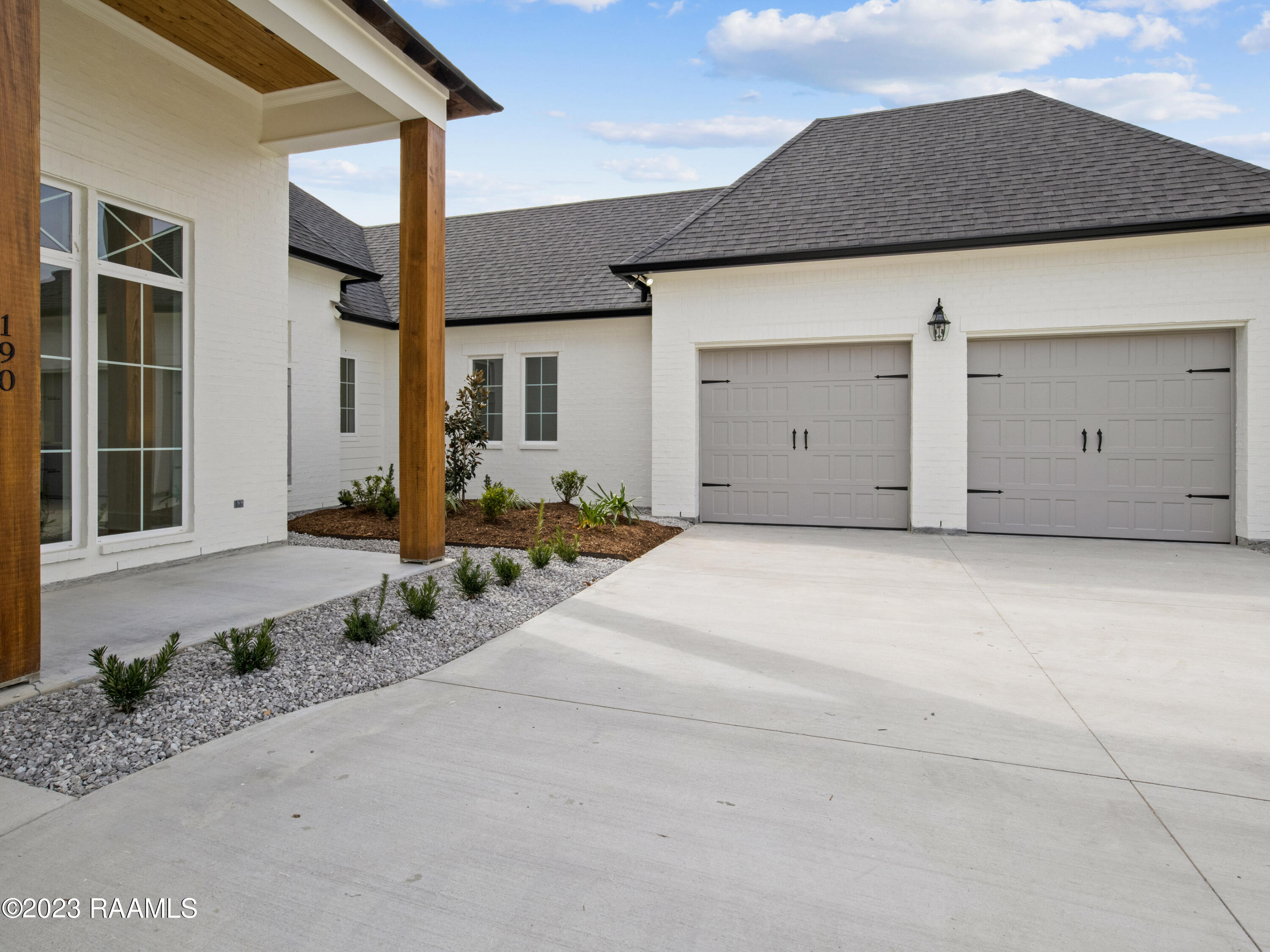 190 Cypress Bend Road Scott, LA 70583 - Photo 4 of 28 IMG_1543