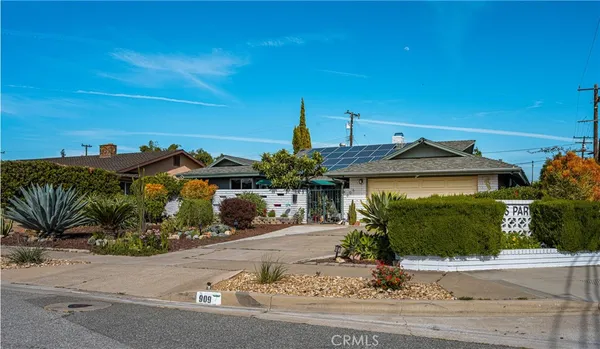$1,495,000 | 909 North Cleveland Street, Orange, CA 92867