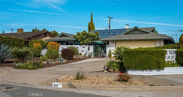 $1,425,000 | 909 North Cleveland Street, Orange, CA 92867