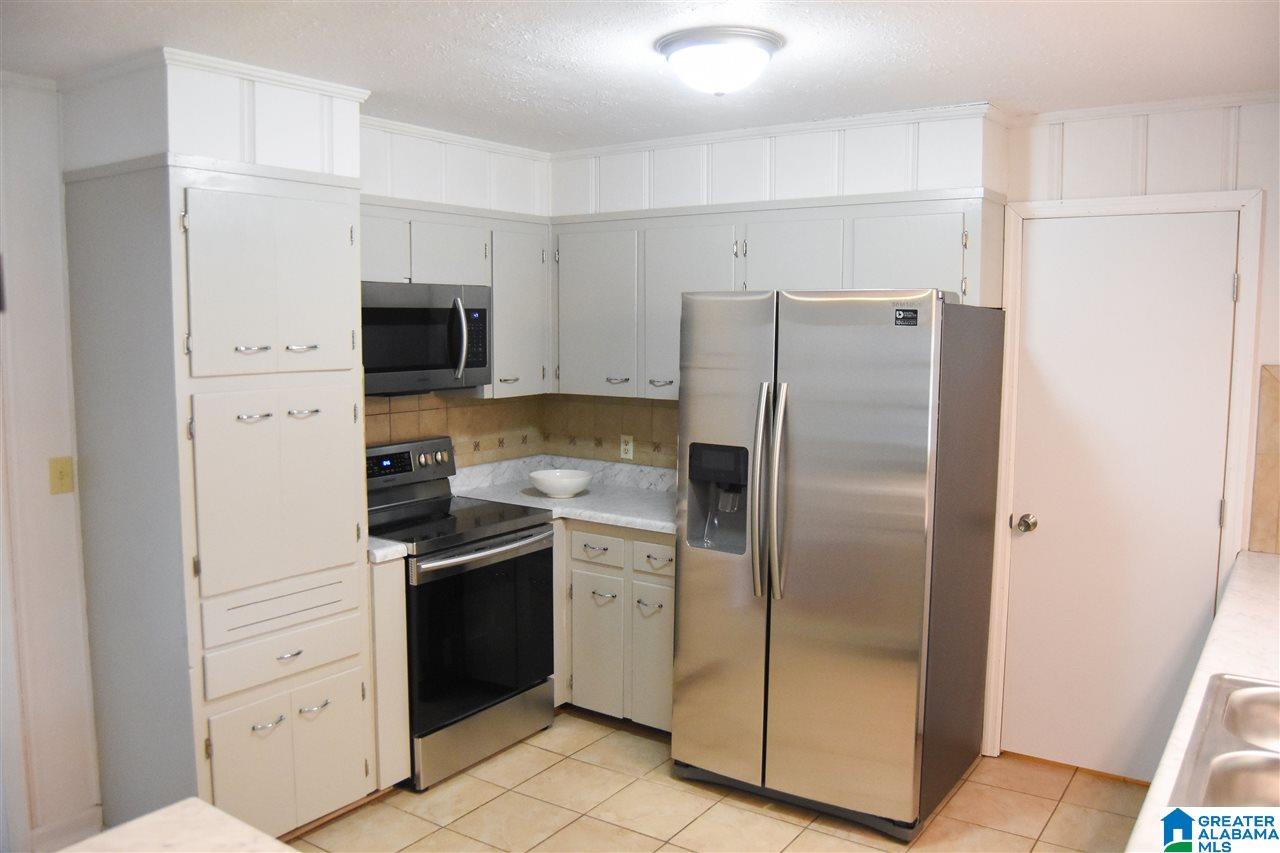 624 Roxie Avenue Oxford, AL 36203 - Photo 9 of 40