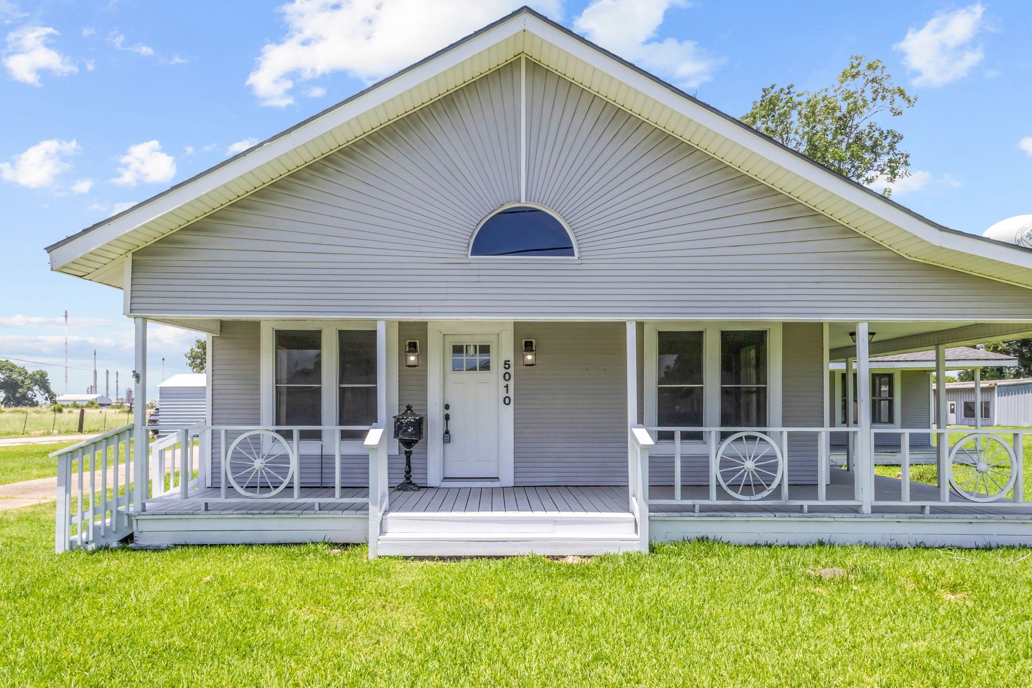 5010 Wilson Street Groves, TX 77619 - Photo 5 of 27