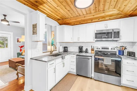 $599,000 | 748 11th Avenue North, St. Petersburg, FL 33701