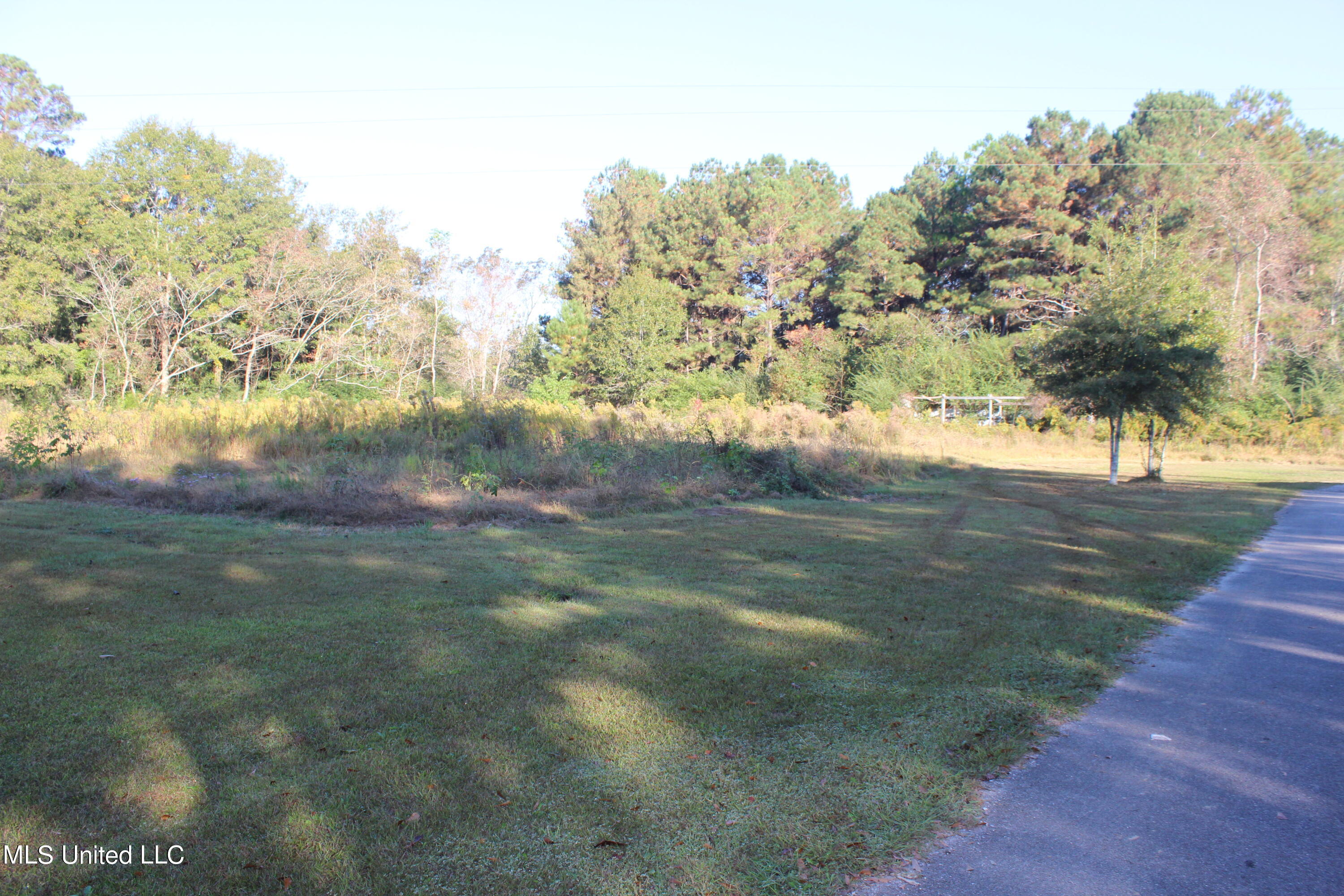 Northview Moss Point, MS 39562 - Photo 5 of 16 IMG_9390
