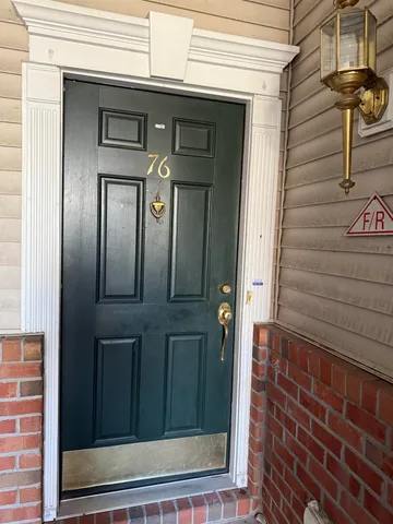 $3,100 | 76 Lyon Court, Jersey City, NJ 07305