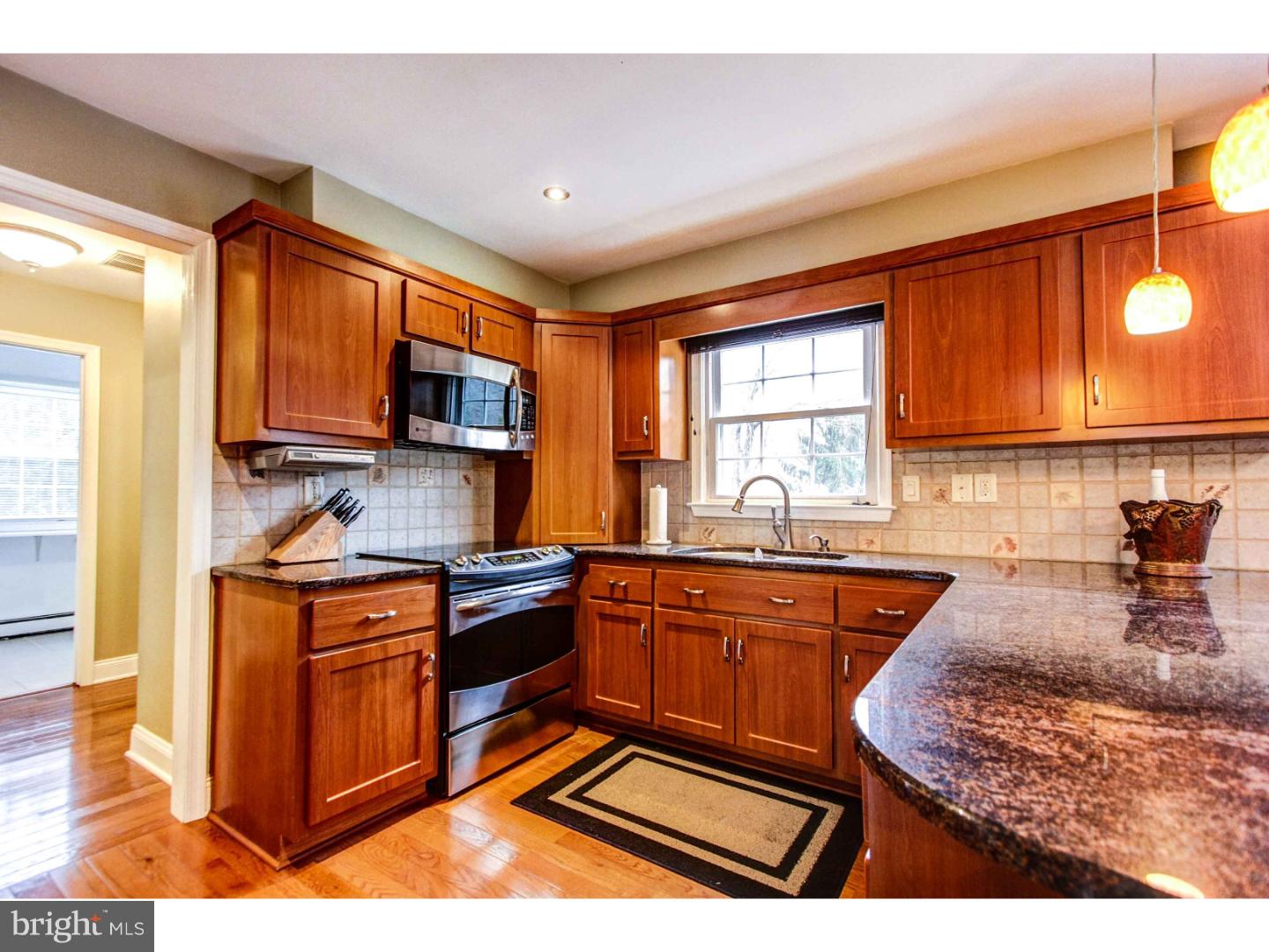 548 Edison Furlong Road Furlong, PA 18925 - Photo 7 of 25 Kitchen