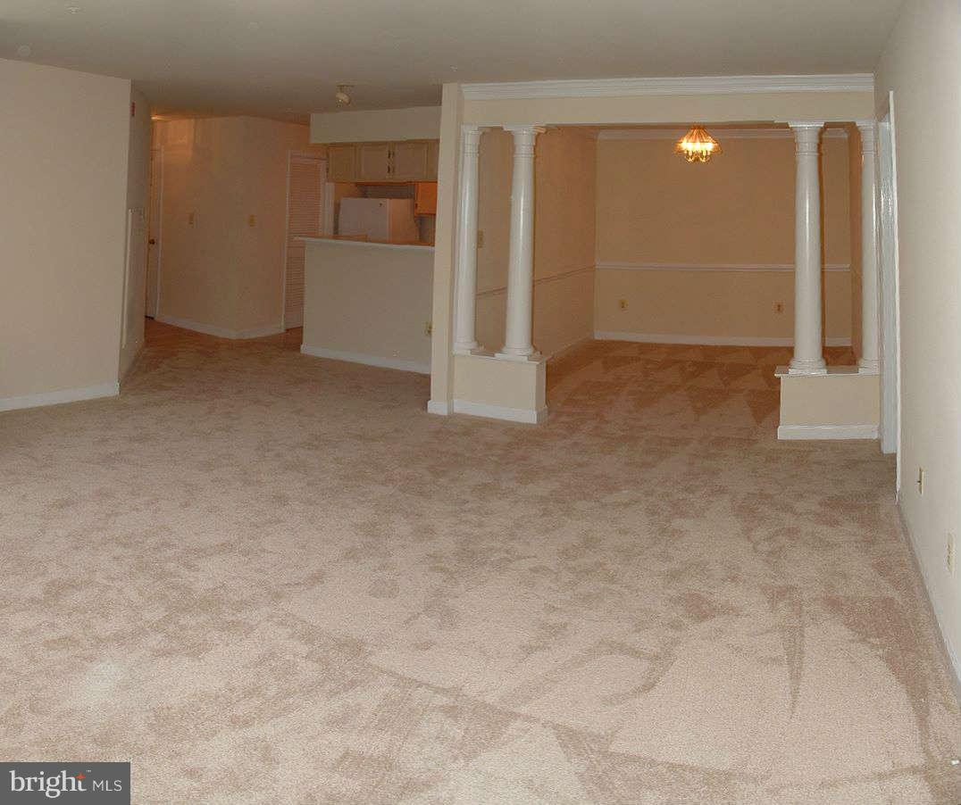 6832 Hayley Ridge Way, Unit L Baltimore, MD 21209 - Photo 3 of 11 Living Room