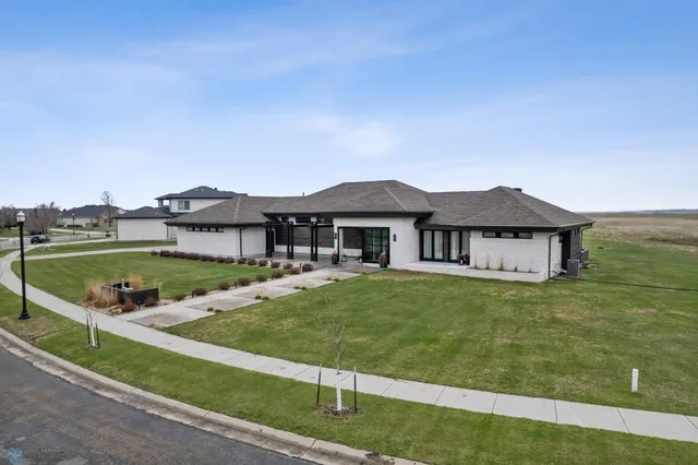 $1,130,000 | 505 Tessa Drive, Moorhead, MN 56560