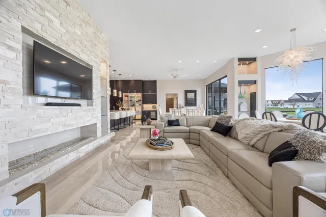 $1,130,000 | 505 Tessa Drive, Moorhead, MN 56560