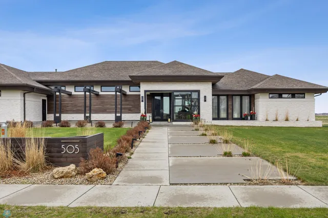 $1,130,000 | 505 Tessa Drive, Moorhead, MN 56560