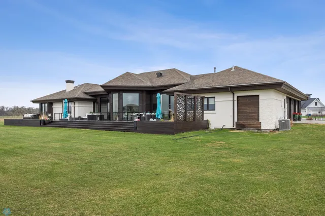 $1,130,000 | 505 Tessa Drive, Moorhead, MN 56560