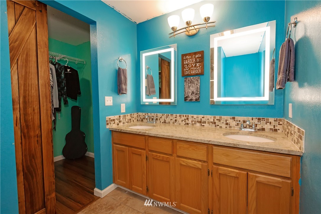 1442 Southwest Wildwood Road Port Orchard, WA 98367 - Photo 13 of 29 Gallery Image 13