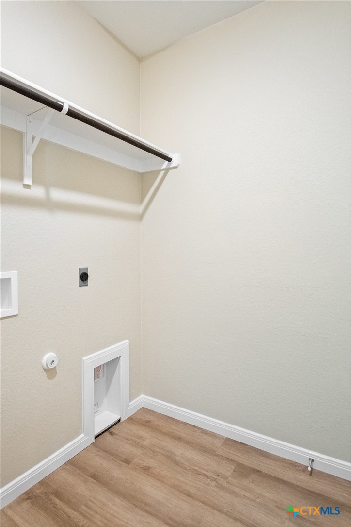 3211 Llano Alto Circle Temple, TX 76504 - Photo 7 of 29 a view of a small space with wooden floor
