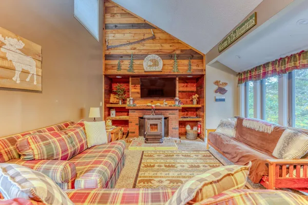 $289,900 | 28-1 Condo Road, Unit 1, Campton, NH 03223