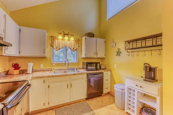 $289,900 | 28-1 Condo Road, Unit 1, Campton, NH 03223