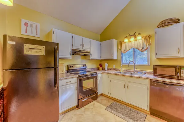 $289,900 | 28-1 Condo Road, Unit 1, Campton, NH 03223